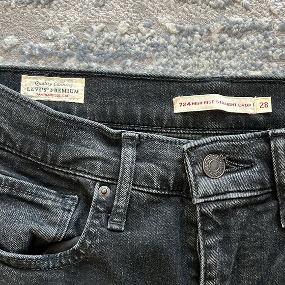 Levi’s 724 Crop Jeans - Picture 3 of 5